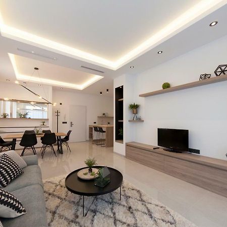 Apartamentos La Laguna II Luxury Apartments กิวดาด เกซาดา ภายนอก รูปภาพ